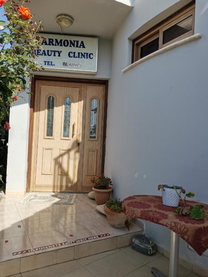 Hamboula Apartment Polis Luaran gambar